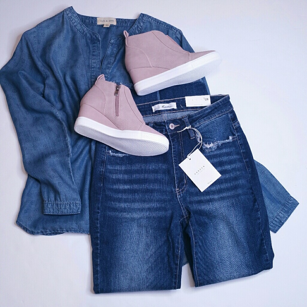 LAST ONE!! Sz 7 Zoey Blush Wedge Sneaker - Picture 6 of 8